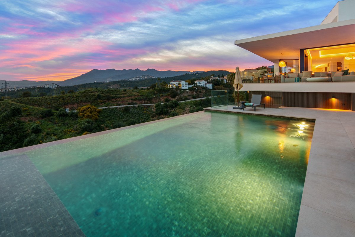 4 Bed Detached Villa in El Rosario in El Rosario, Detached Villa