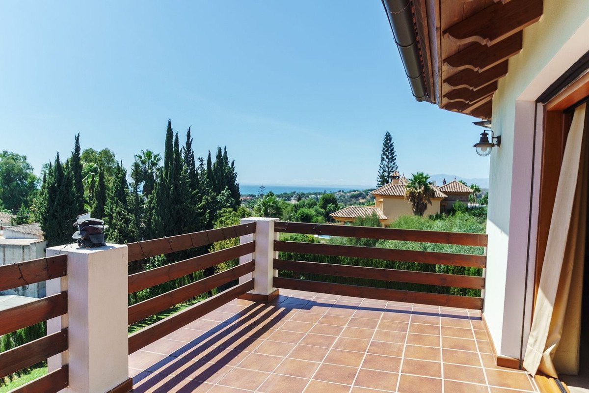 5 Bed Detached Villa in El Rosario in El Rosario, Detached Villa
