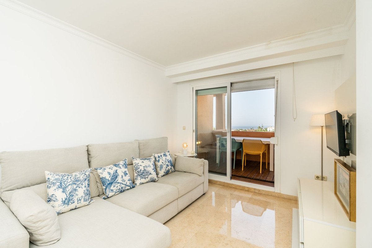 1 Bed Middle Floor Apartment in Elviria in Elviria, Apartment