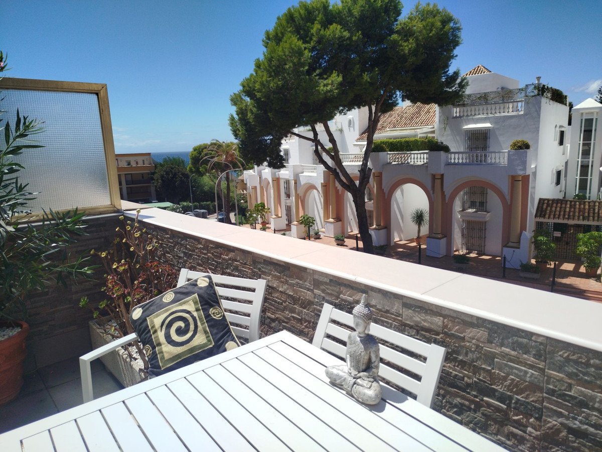 1 Bed Апартамент на среден етаж in Elviria