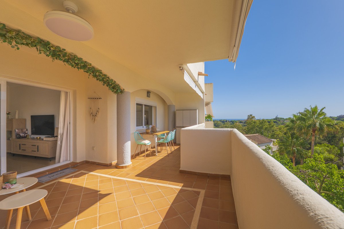 2 Bed Mellemste etage lejlighed in Elviria