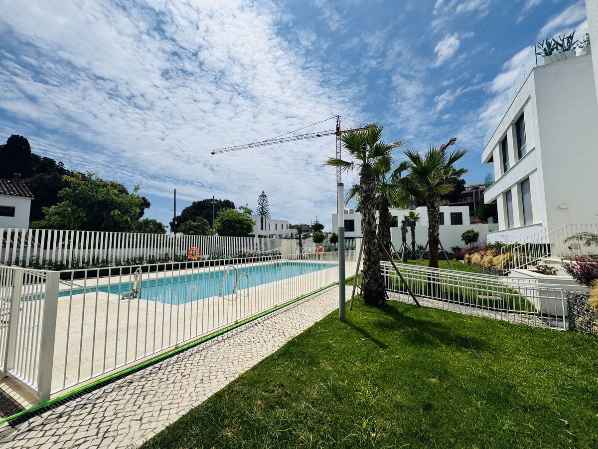 2 Bed Middle Floor Apartment in Elviria in Elviria, Apartment