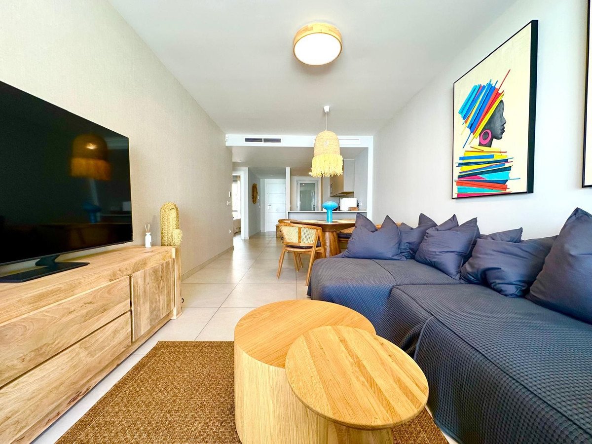 2 Bed شقة في الطابق الأرضي in Elviria في Elviria, شقة