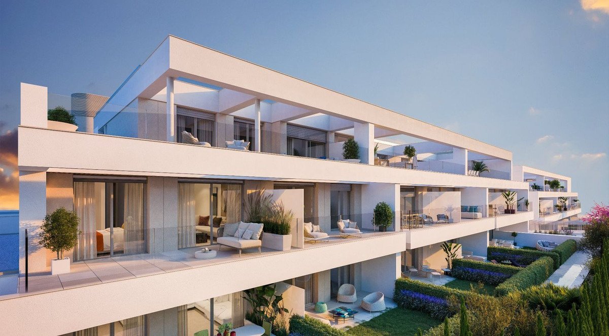 2 Bed Middle Floor Apartment in Elviria in Elviria, Apartment