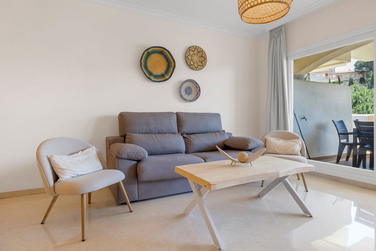 2 Bed Middle Floor Apartment in Elviria in Elviria — Apartment