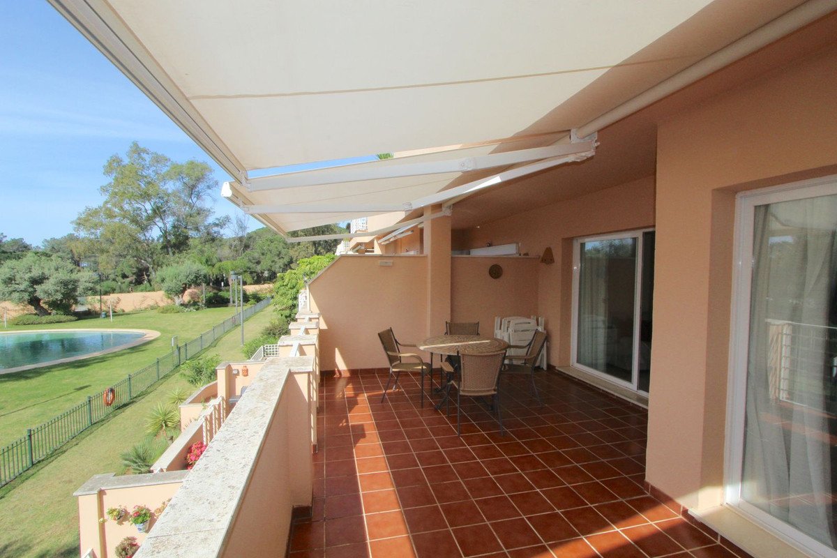 2 Bed Middle Floor Apartment in Elviria in Elviria, 