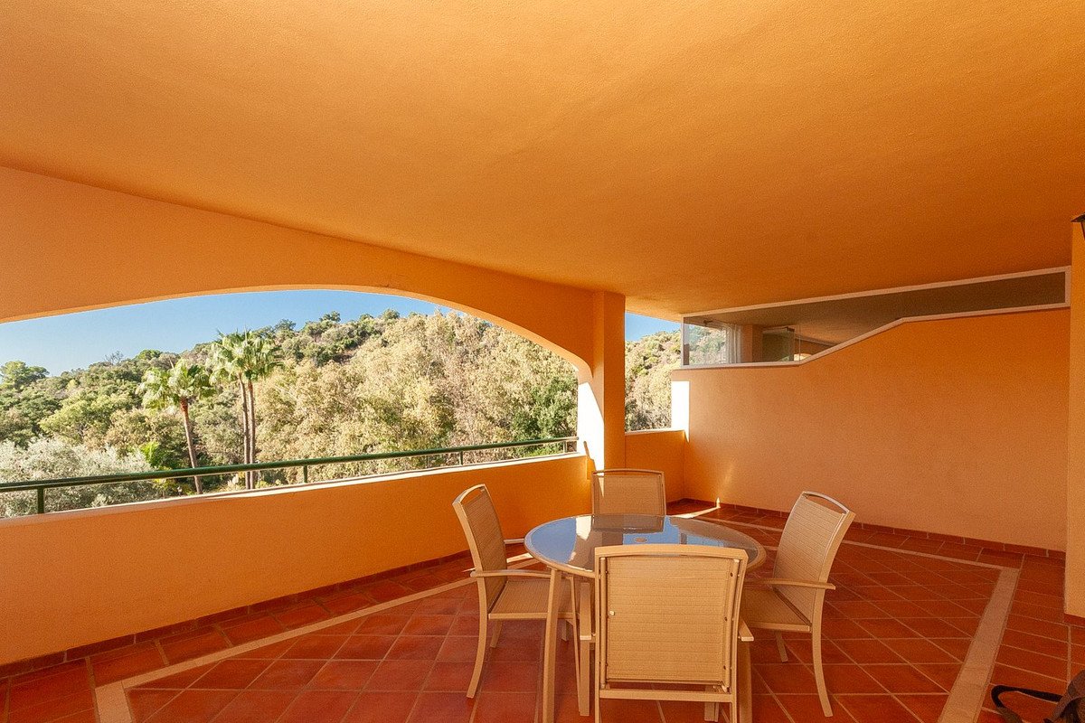 2 Bed Апартамент на среден етаж in Elviria