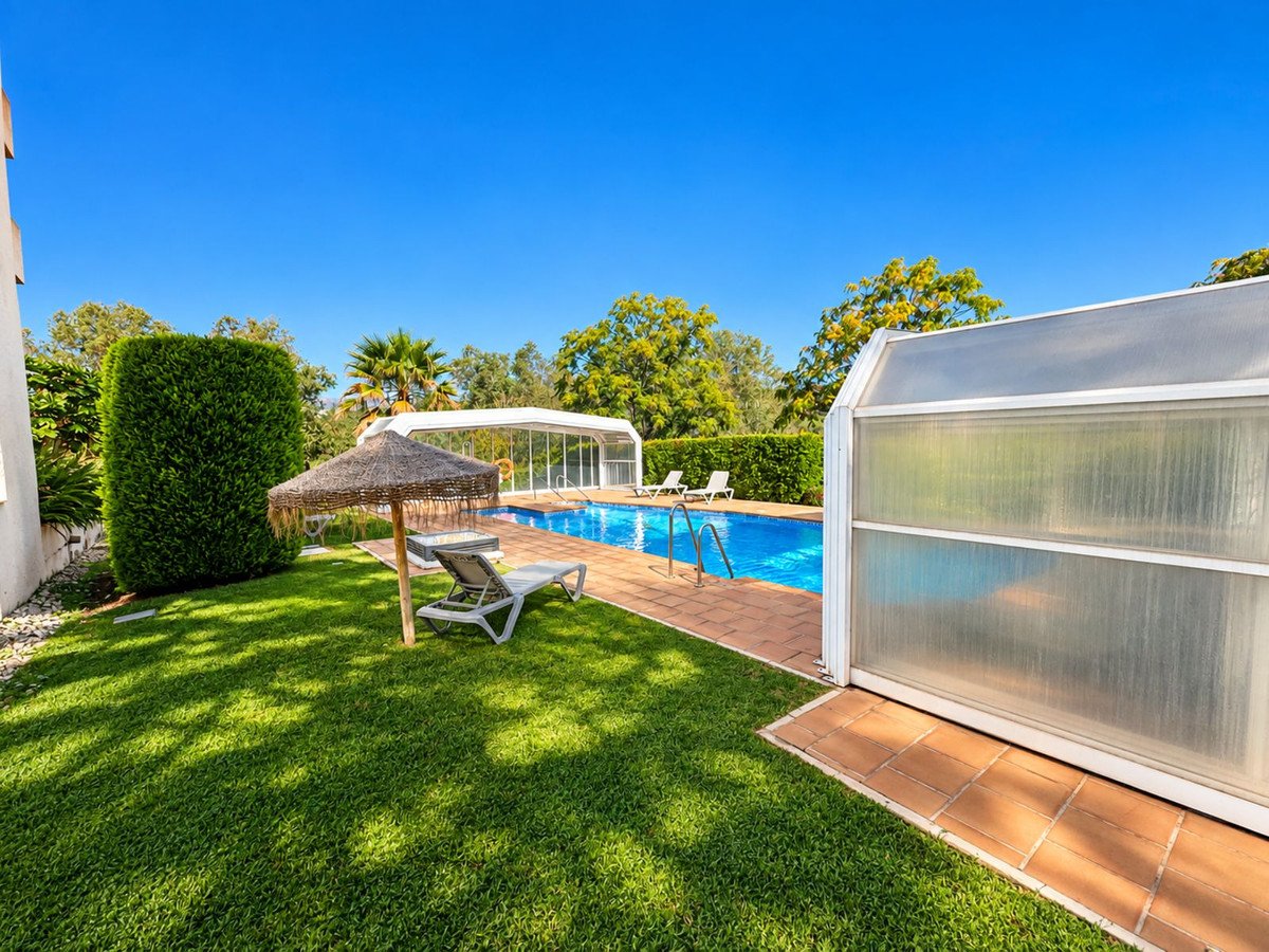 2 Bed Middle Floor Apartment in Elviria