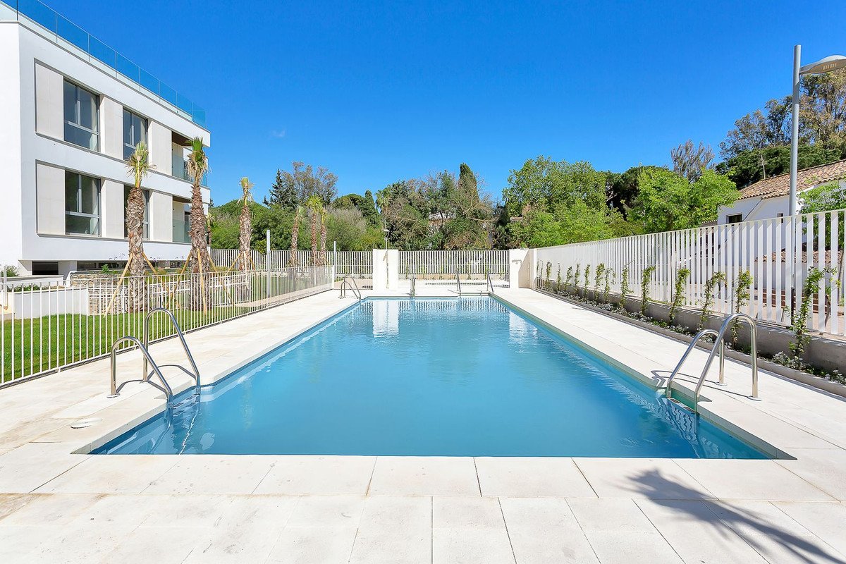 2 Bed Ground Floor Apartment in Elviria in Elviria, Apartment