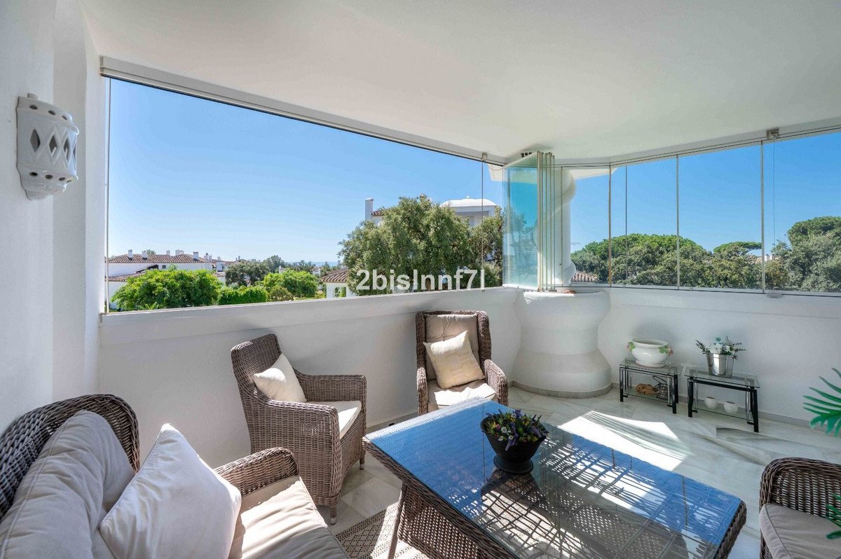 3 Bed Middle Floor Apartment in Elviria in Elviria, Apartment