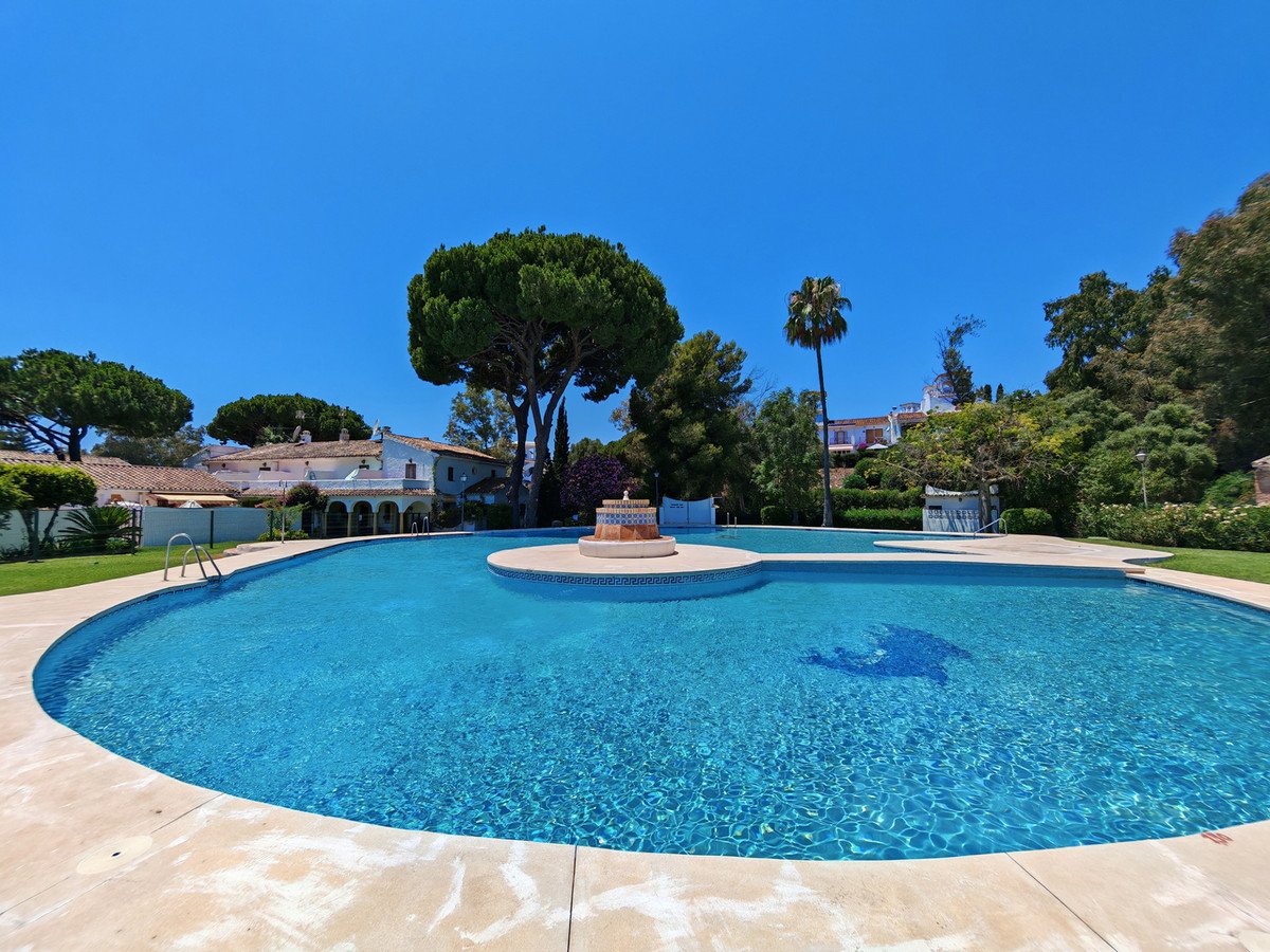 2 Bed Townhouse in Elviria in Elviria, Townhouse