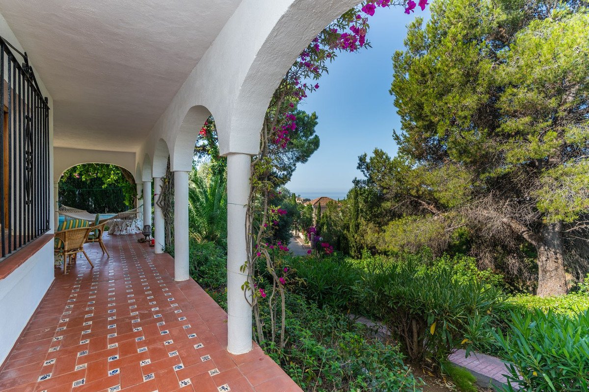 3 Bed Detached Villa in Elviria in Elviria, Detached Villa