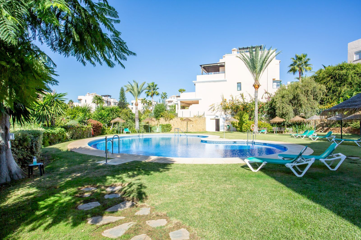 3 Bed فيلا مستقلة in Elviria في Elviria, فيلا مستقلة