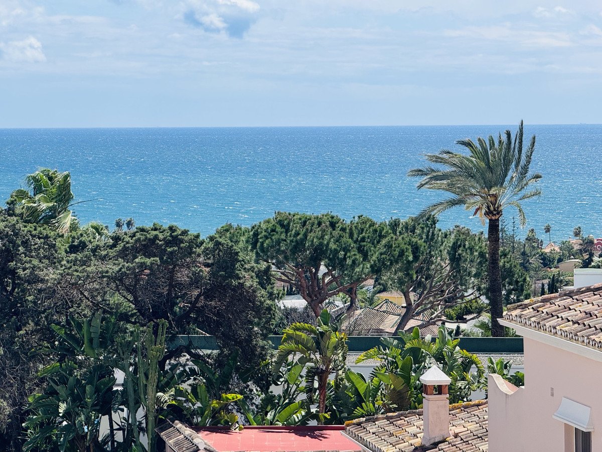 4 Bed Detached Villa in Elviria in Elviria, Detached Villa