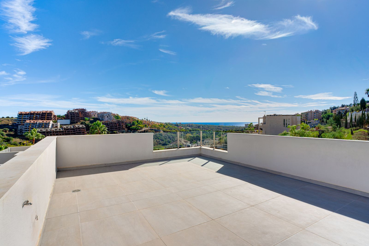 4 Bed فيلا مستقلة in Elviria في Elviria, فيلا منفصلة
