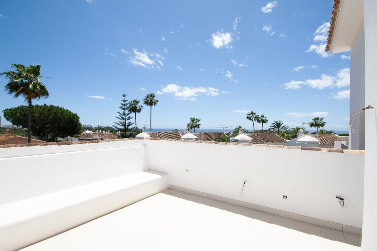 4 Bed Detached Villa in Elviria in Elviria, Detached Villa