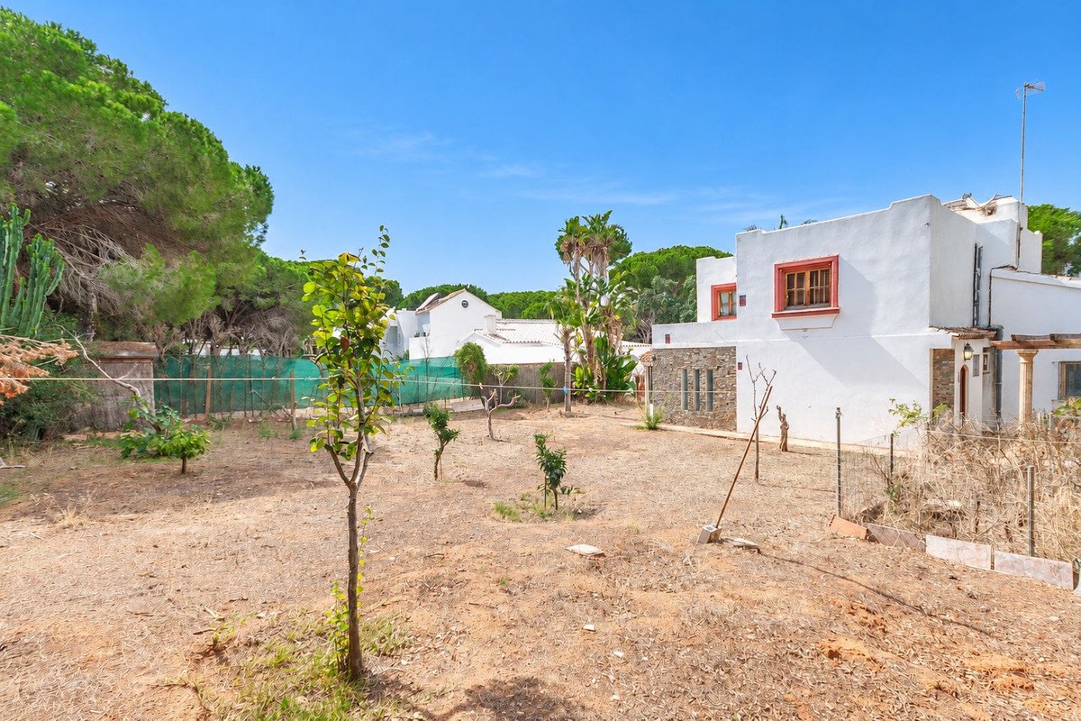 4 Bed Samostatně stojící vila in Elviria