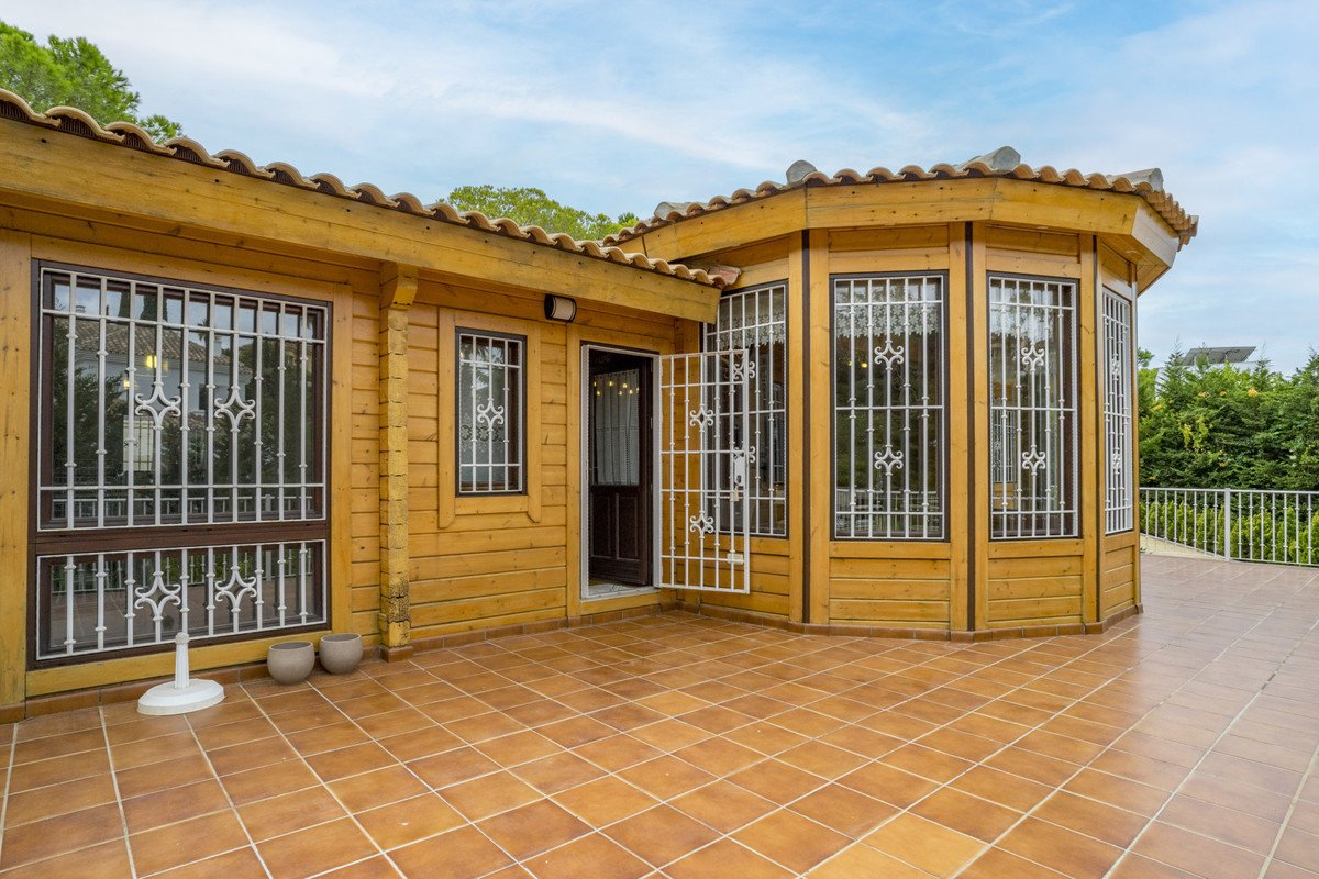 4 Bed Samostatně stojící vila in Elviria