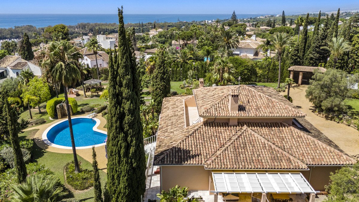 5 Bed Detached Villa in Elviria in Elviria, Detached Villa