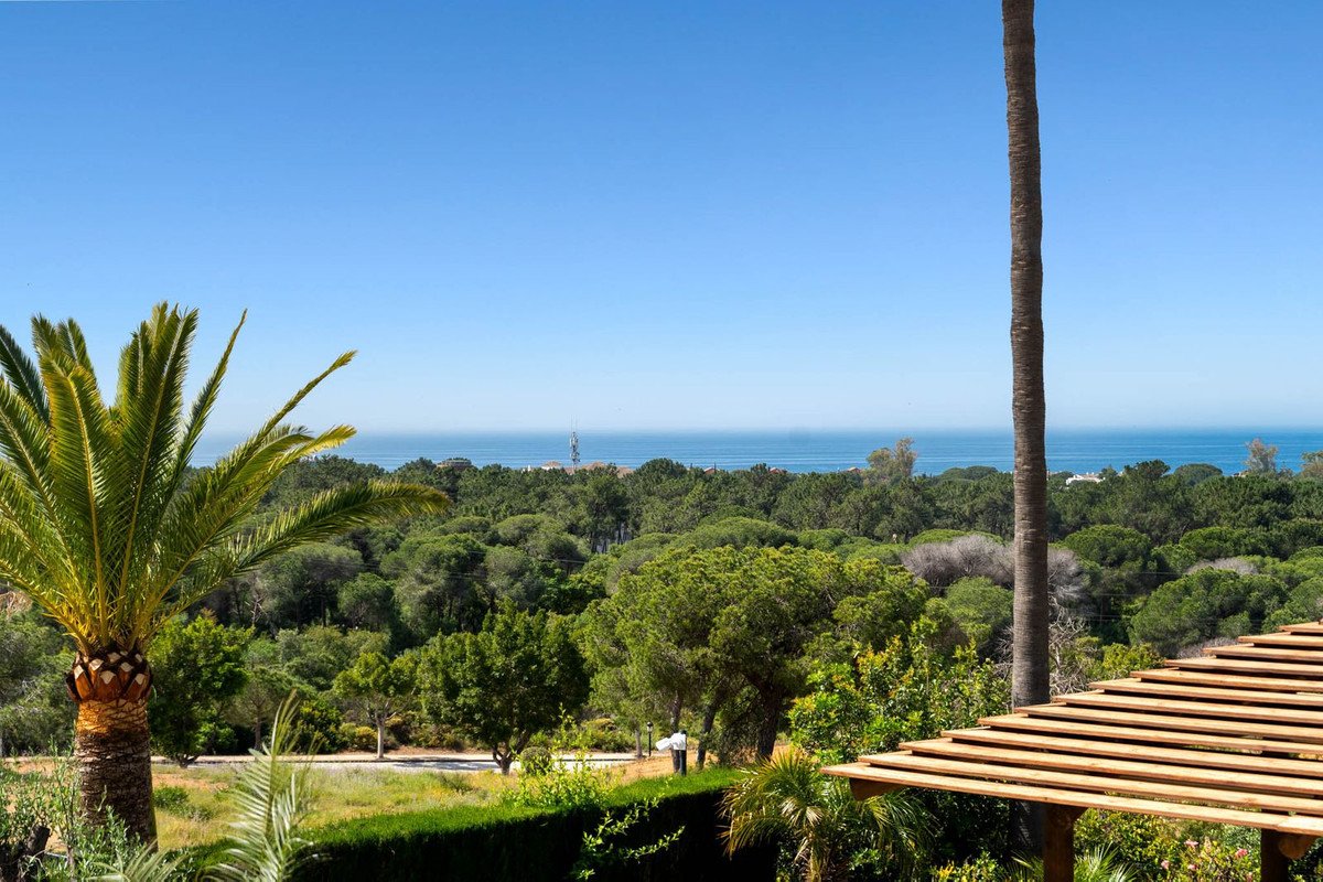 5 Bed Detached Villa in Elviria in Elviria, 
