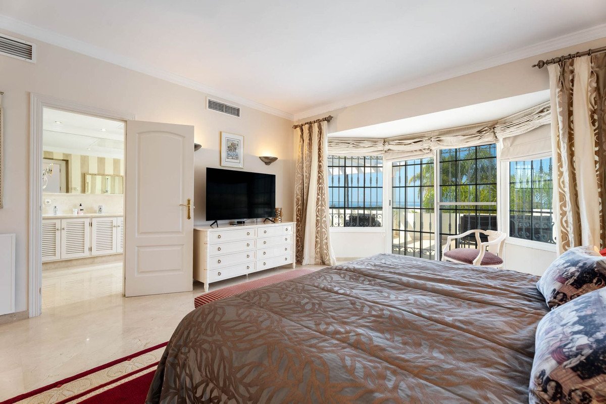 33 photo