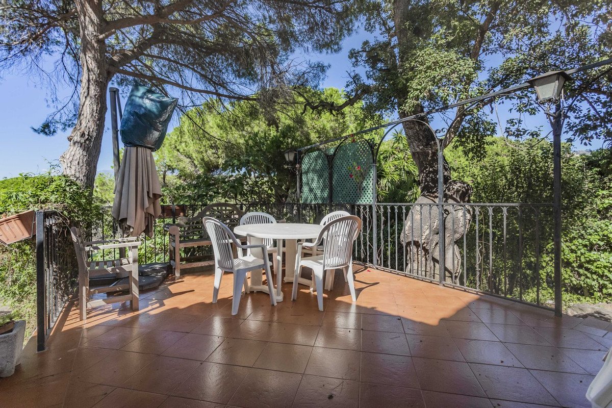6 Bed Samostatně stojící vila in Elviria