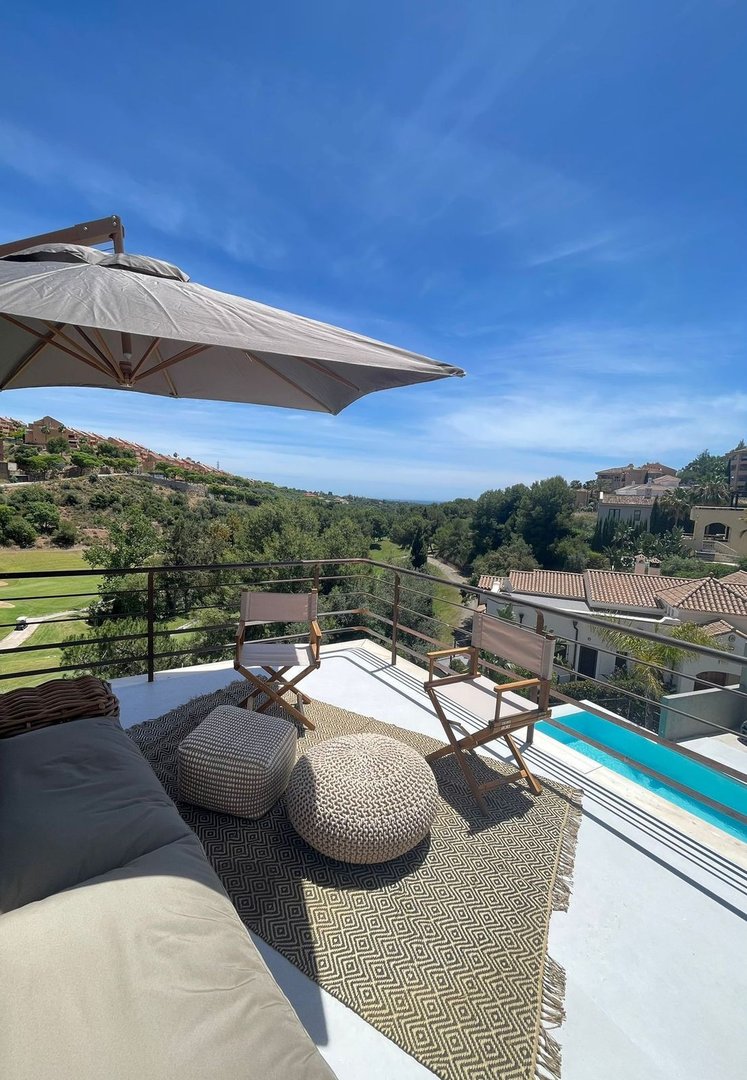 7 Bed فيلا مستقلة in Elviria في Elviria, فيلا منفصلة