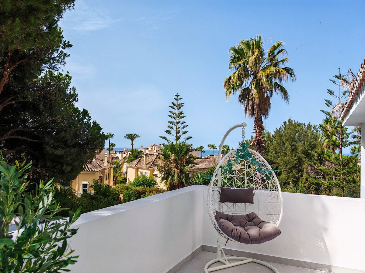 8 Bed Detached Villa in Elviria in Elviria, Detached Villa