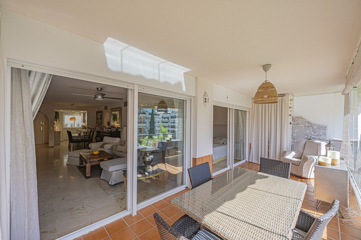 2 Bed Middle Floor Apartment in Guadalmina Alta
