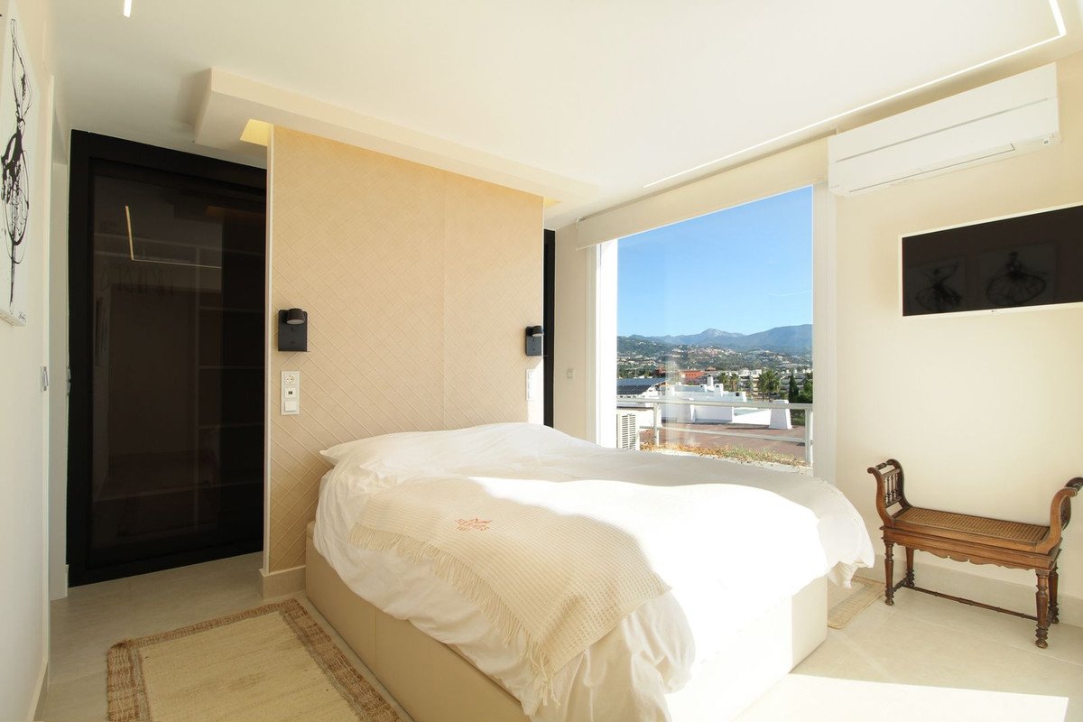 3 Bed Byt na strednom poschodí in Guadalmina Alta