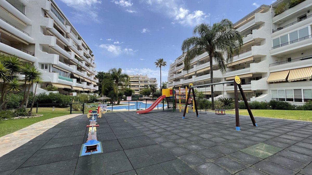 3 Bed Byt na najvyššom poschodí in Guadalmina Alta