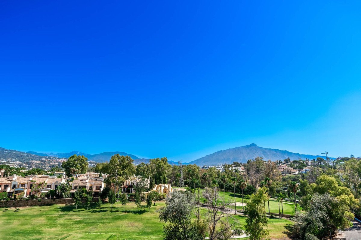 3 Bed Penthouse Duplex in Guadalmina Alta, Duplex Penthouse