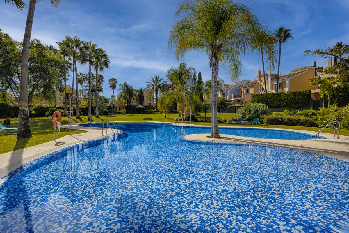 4 Bed Townhouse in Guadalmina Alta