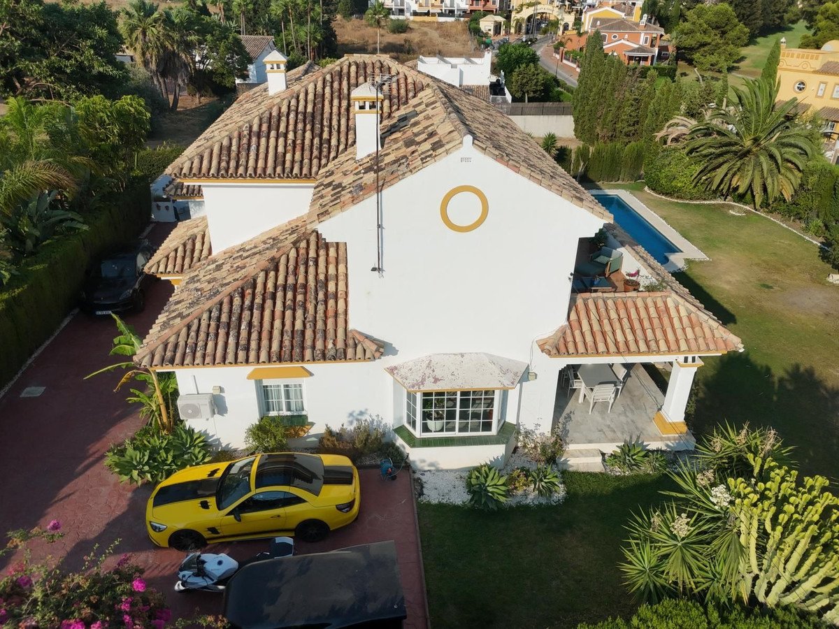7 Bed Atskira vila in Guadalmina Alta