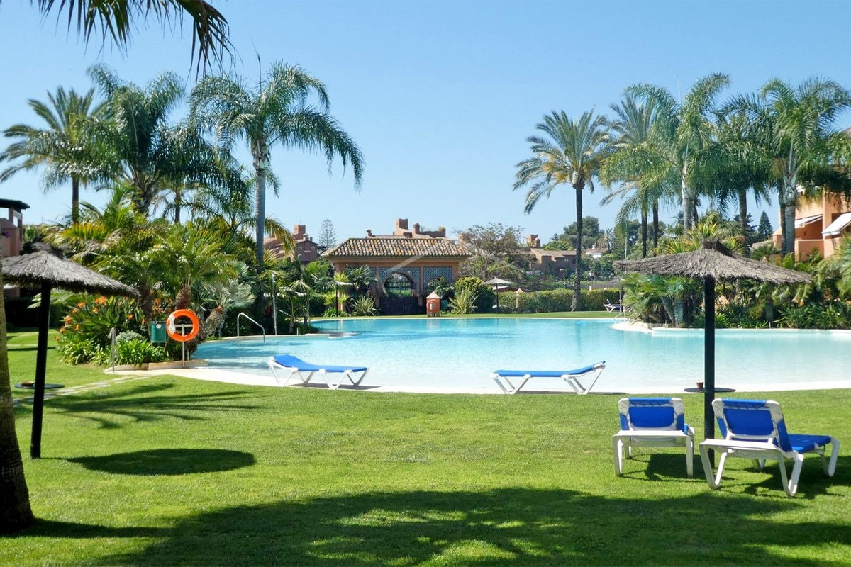 2 Bed Penthouse Duplex in Guadalmina Baja