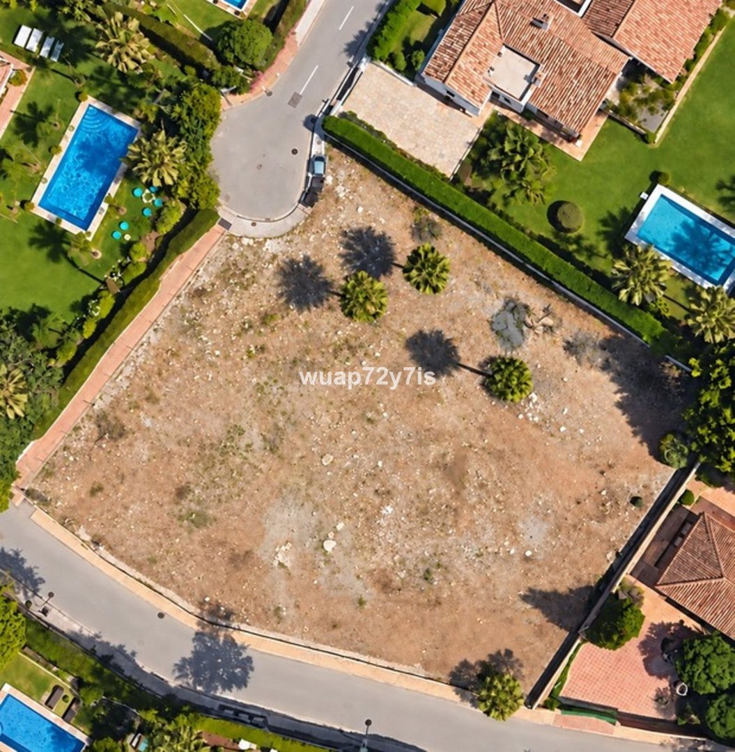 Land in Guadalmina Baja, מגרש