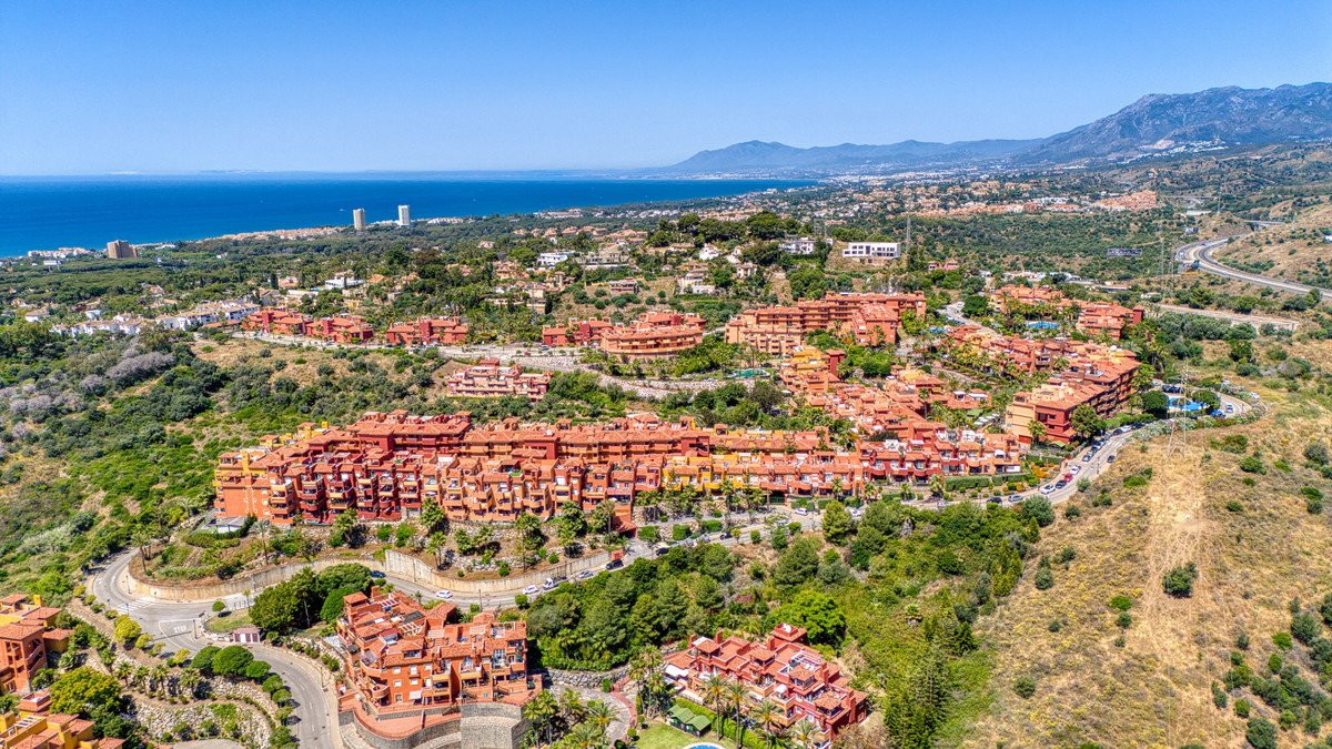 2 Bed Middle Floor Apartment in Reserva de Marbella in Reserva de Marbella, Apartment