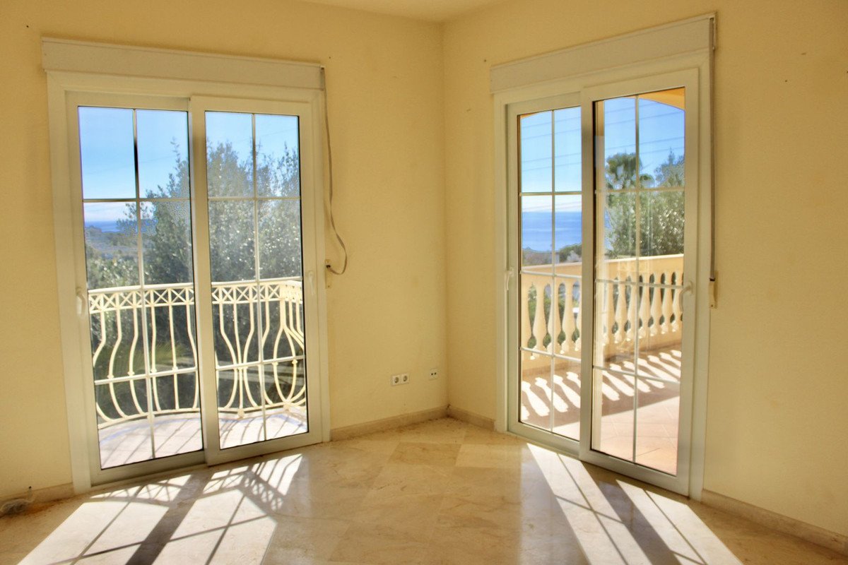 6 Bed فيلا مستقلة in Hacienda Las Chapas في Hacienda Las Chapas, فيلا منفصلة