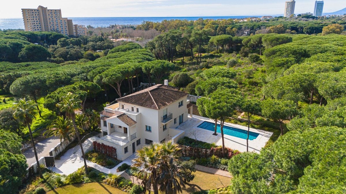 5 Bed فيلا مستقلة in Hacienda Las Chapas في Hacienda Las Chapas, فيلا منفصلة
