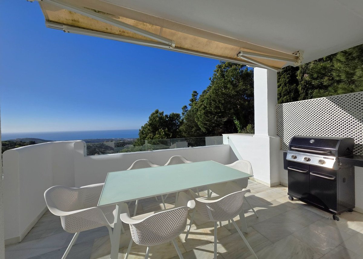 3 Bed شقة في الطابق الأوسط in La Mairena في La Mairena, شقة