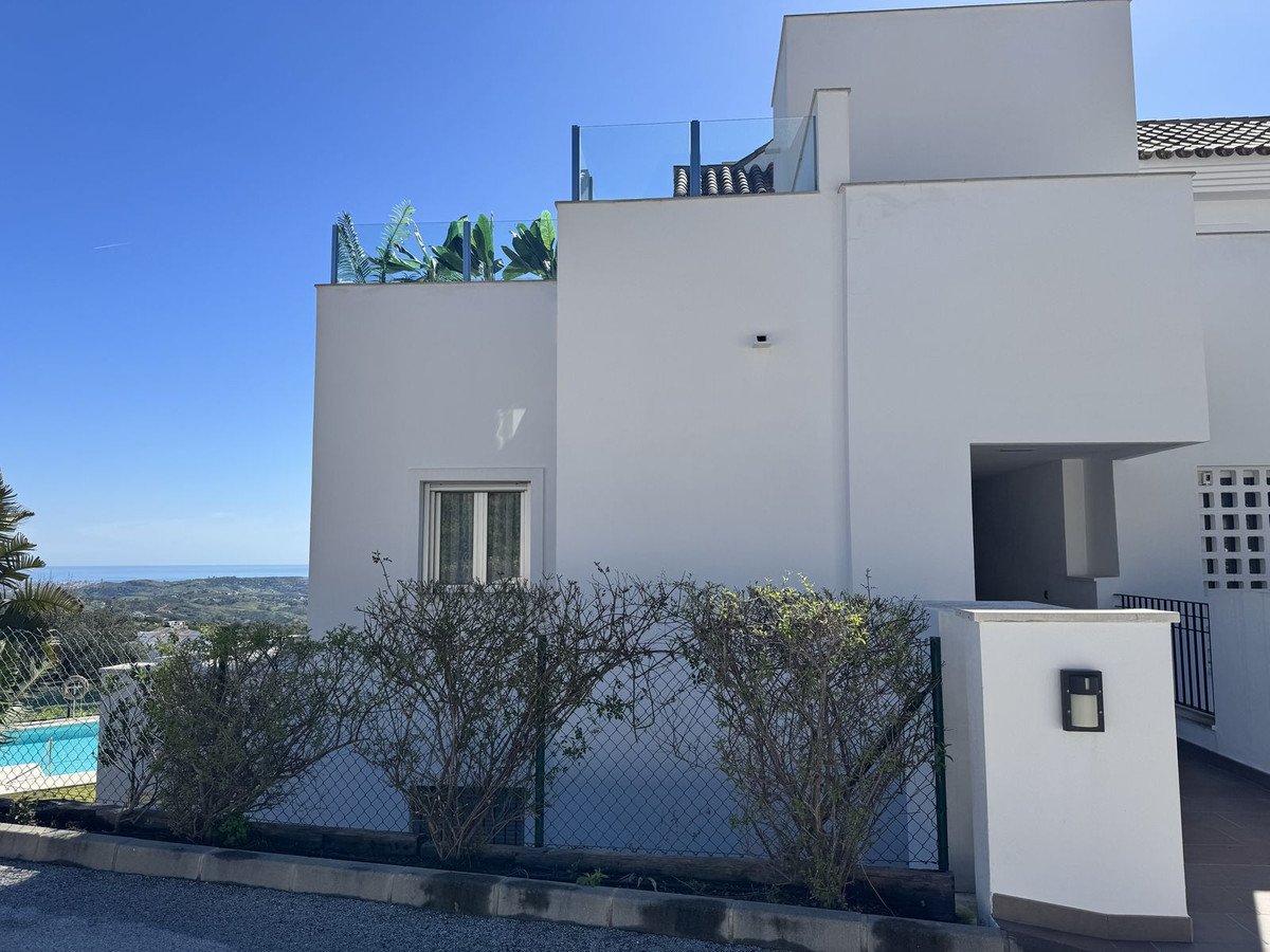 3 Bed Middle Floor Apartment in La Mairena in La Mairena, Apartment