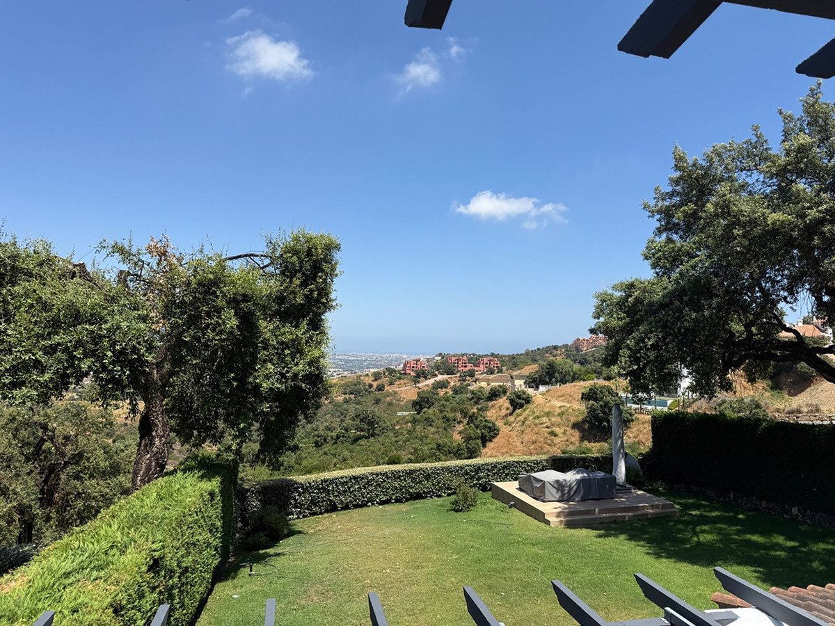 3 Bed Middle Floor Apartment in La Mairena in La Mairena, Apartment