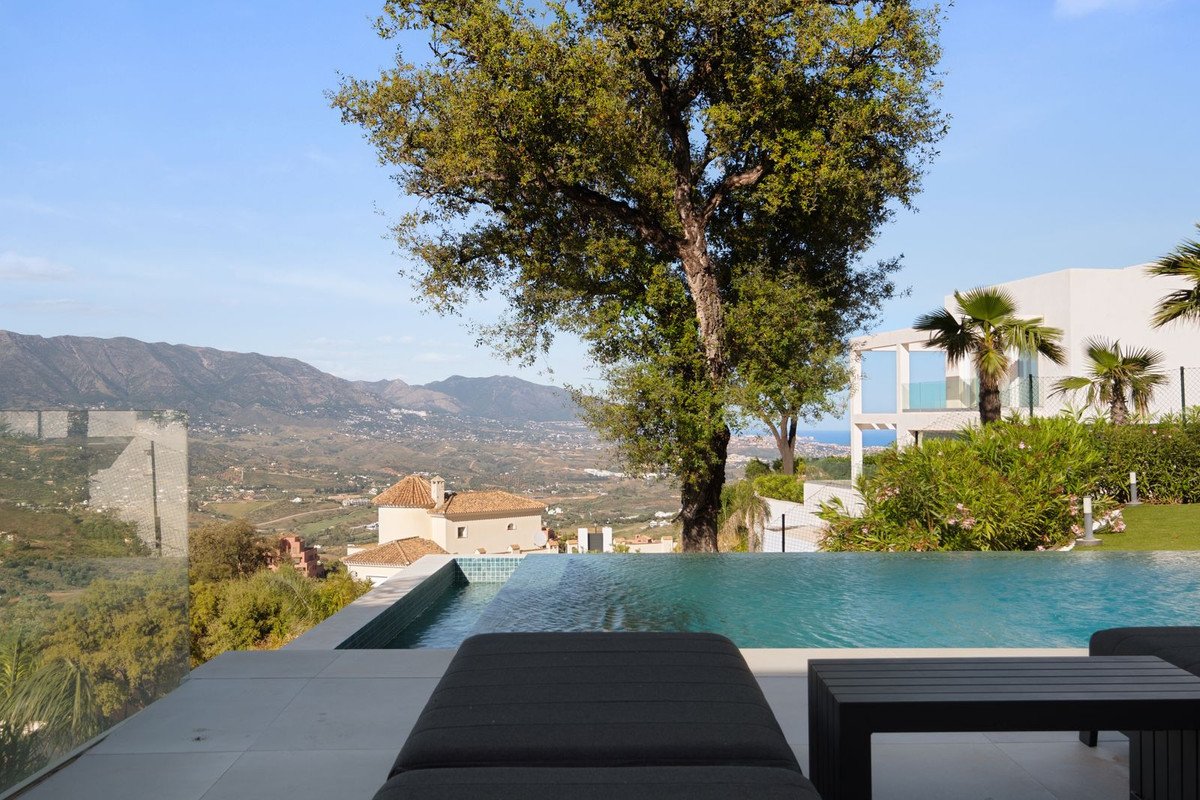 4 Bed Vrijstaande Villa in La Mairena in La Mairena, 