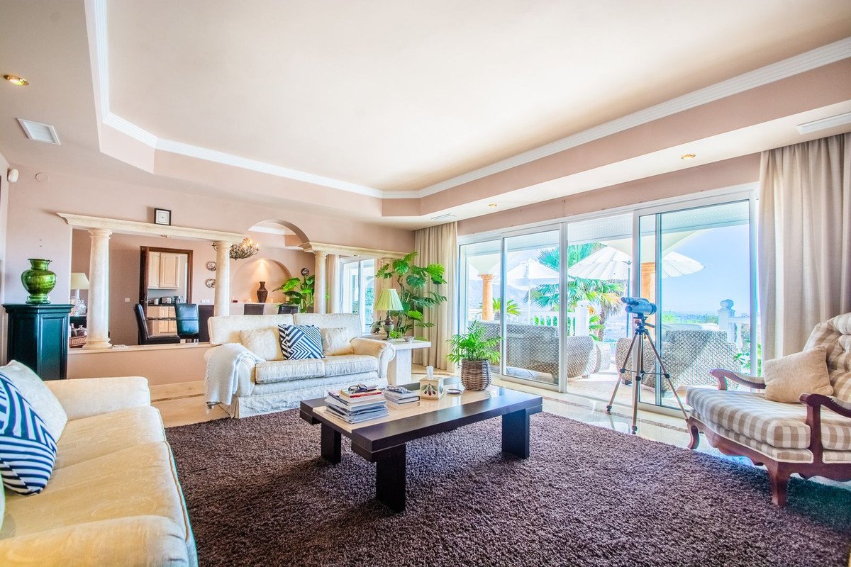6 Bed فيلا مستقلة in La Mairena في La Mairena, فيلا مستقلة