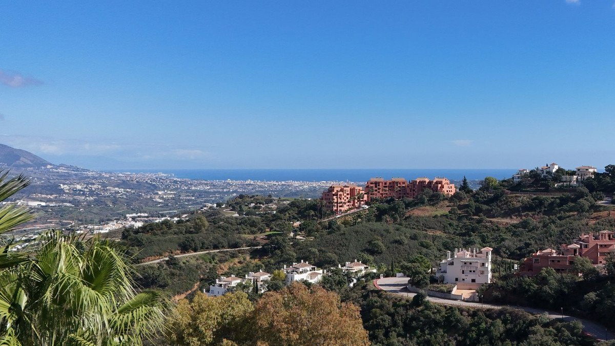 6 Bed Detached Villa in La Mairena in La Mairena, Detached Villa