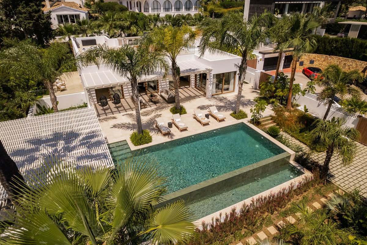 4 Bed Detached Villa in Las Brisas in Las Brisas, Detached Villa