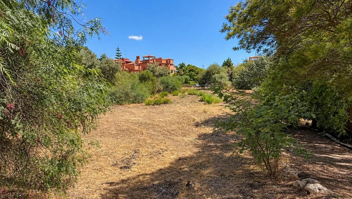 Residential Plot in Las Chapas