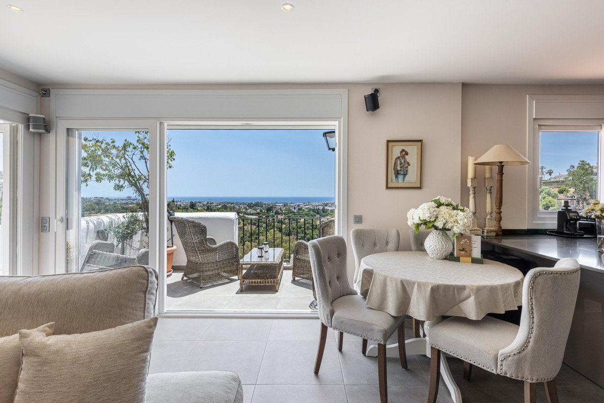 2 Bed Middle Floor Apartment in Los Almendros in Los Almendros, Apartment