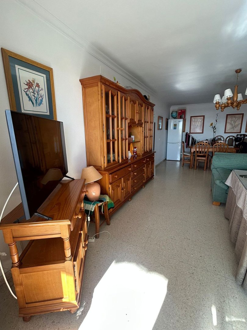 3 Bed شقة في الطابق الأوسط in Marbella في Marbella, 