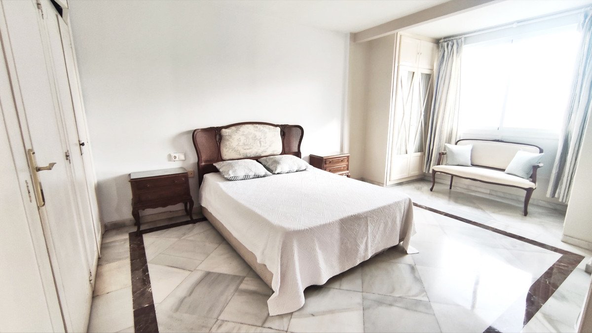 4 Bed Tussenverdieping Appartement in Marbella in Marbella, Appartement